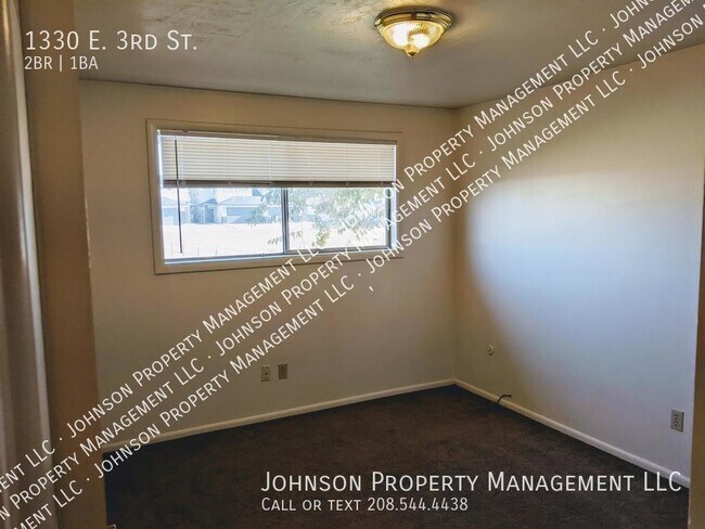 Foto del edificio - 1330 E 3rd St