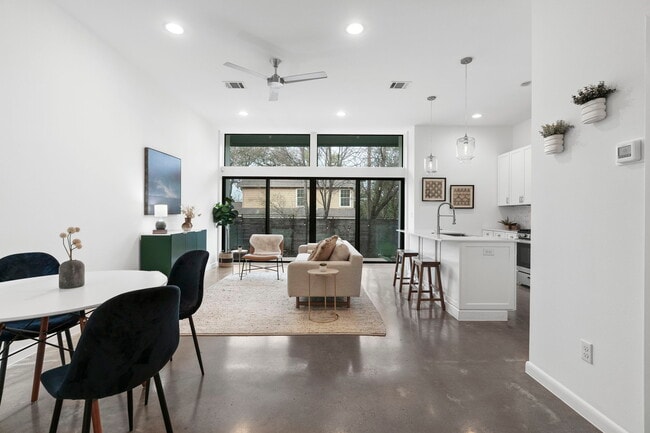 Foto del edificio - 312 Ashley Dawn Ln