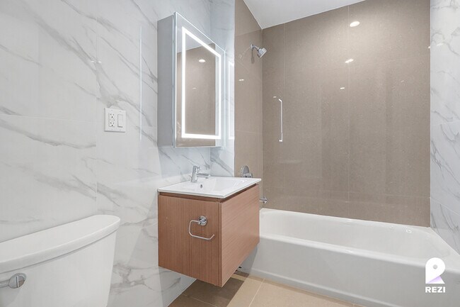 Foto del edificio - 148-37 88th Ave