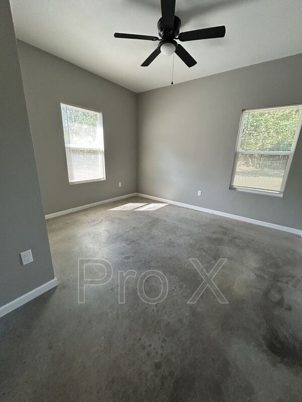 Building Photo - 308 W Forest St