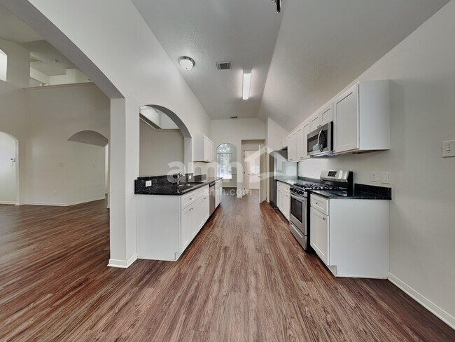 Foto del edificio - 12527 Avery Vale Ln