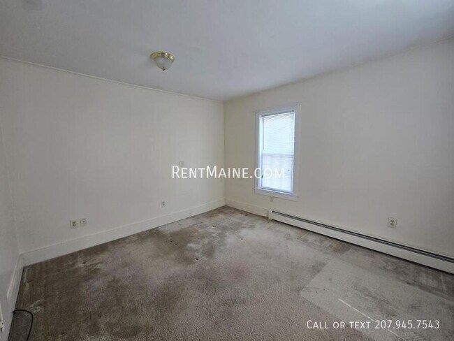 Building Photo - 10 Otis St