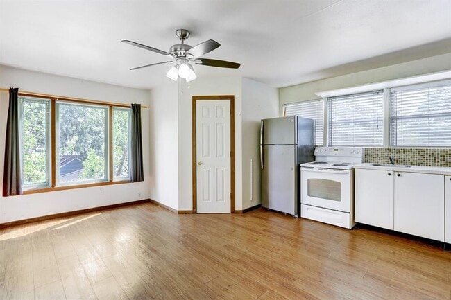 Building Photo - 901 Newman Dr