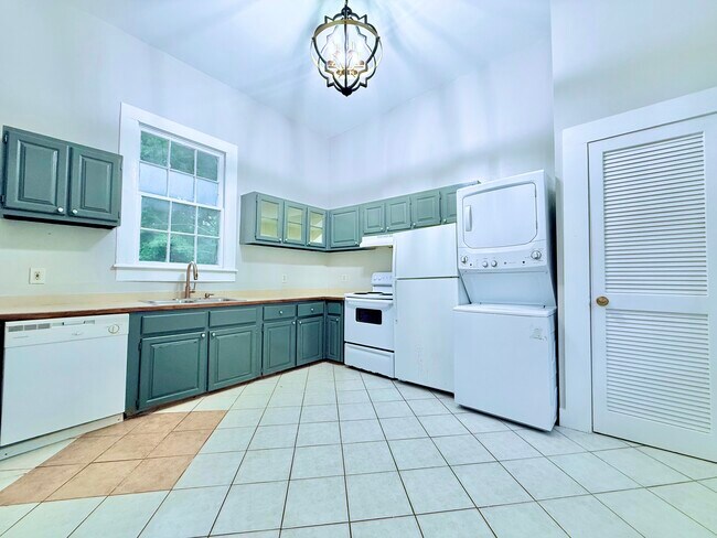 Foto del edificio - 1010 Dauphin St