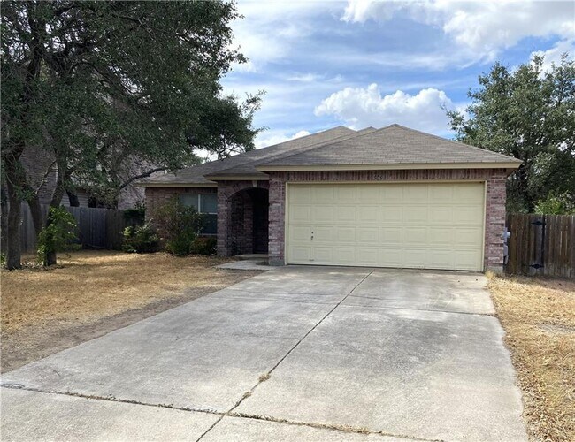 Building Photo - 909 Dogwood Trail