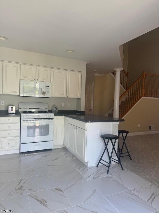 Building Photo - 286 Janine Way