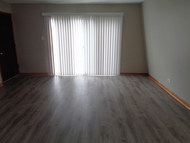 Foto del edificio - 7033 Mather Ave