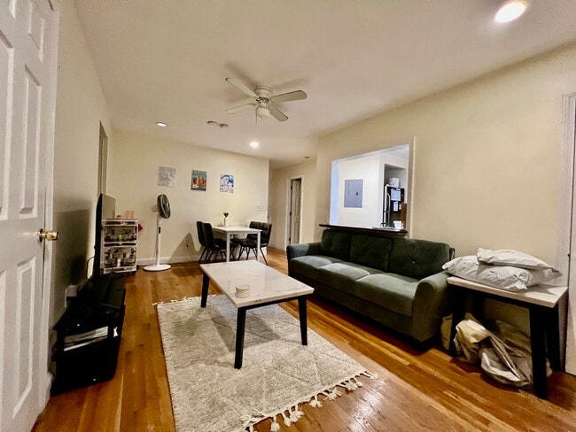 Building Photo - 62 Egmont St