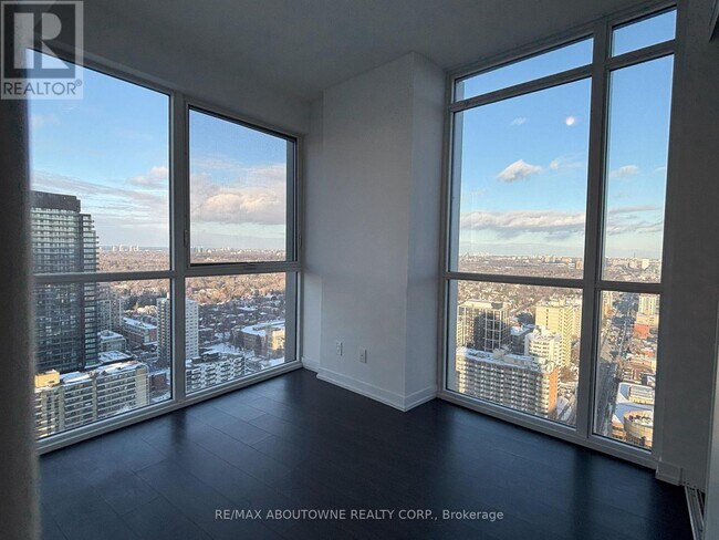 Photo du bâtiment - 125-3125 Redpath Ave