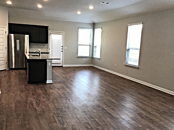 Building Photo - 6008 Gerard Dr