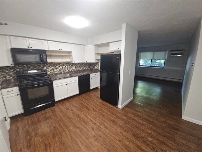 Building Photo - 15 Davis Rd