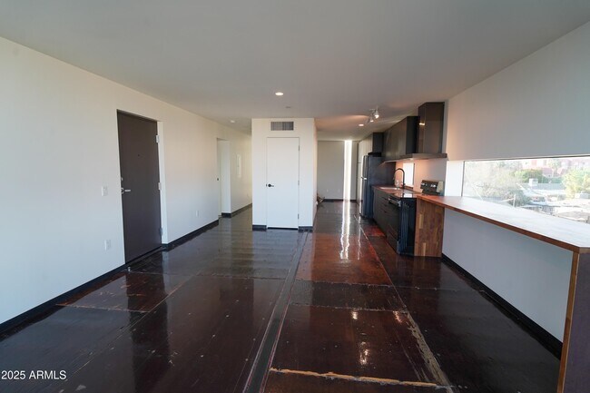 Building Photo - 1436 S Terrace Rd