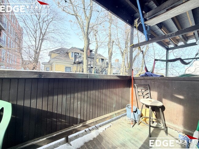 Foto del edificio - 46 Park Vale Ave