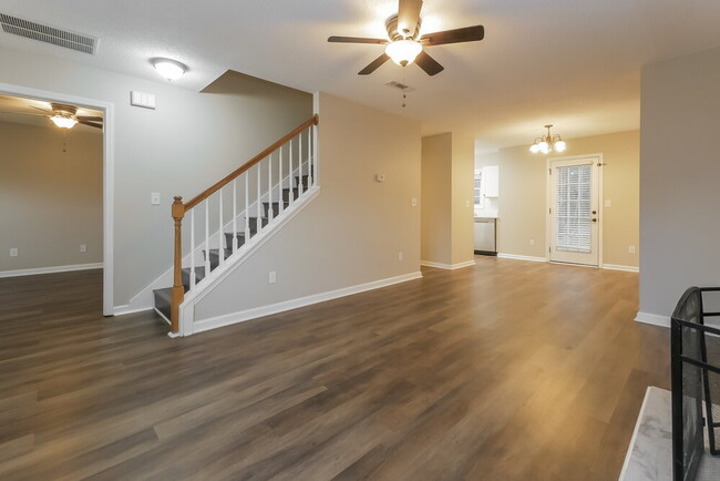 Foto del edificio - 11195 Knotty Pine Pl