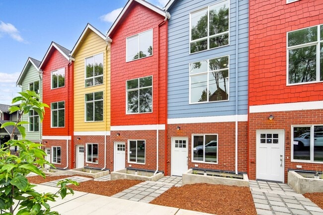 Madrona Townhouse - Madrona Townhouse