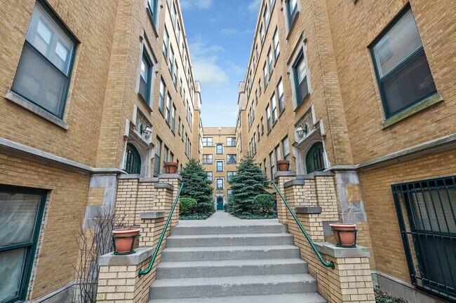 Foto del edificio - 7219 S Yates Blvd