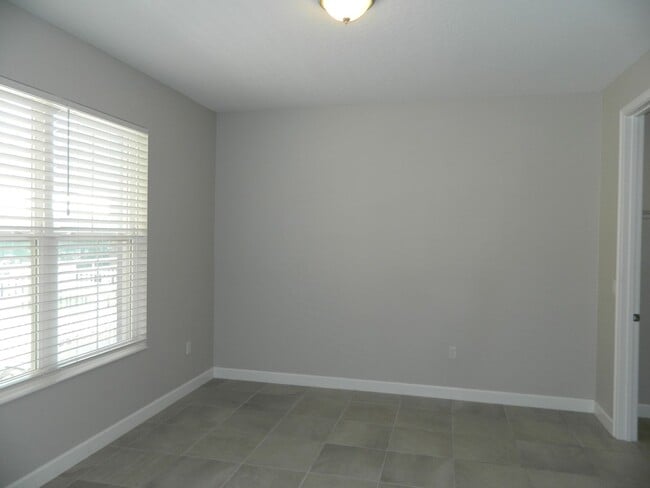 Building Photo - 1330 Bolton Pl