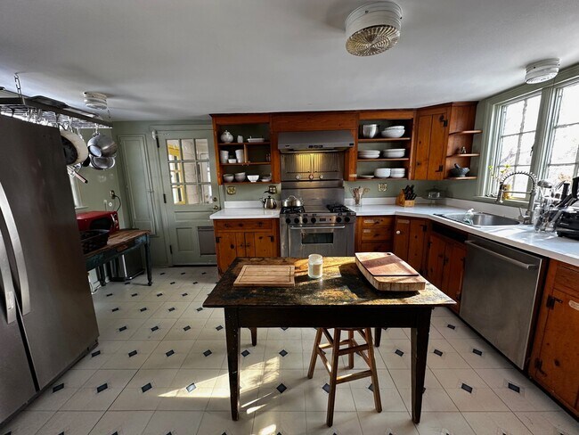 Foto del edificio - 62 Cherry Hill Rd
