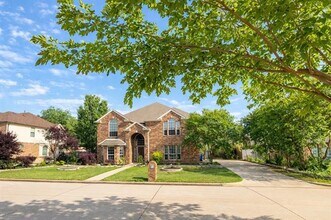 Building Photo - 1213 Vistawood Dr