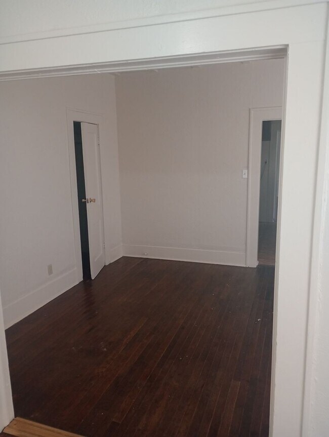 Foto del edificio - Spacious One Bedroom Duplex - East Fort Worth