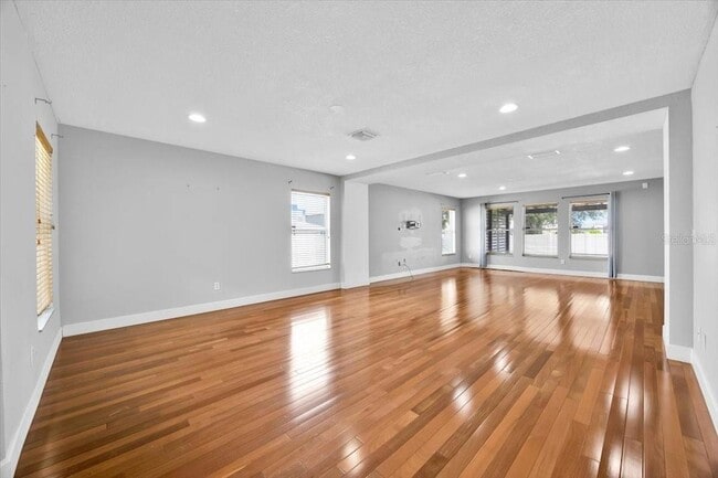 Building Photo - 409 Rona Ln