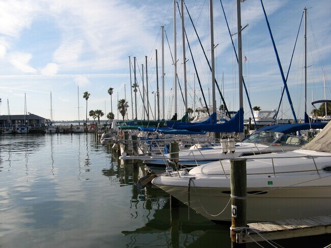 Foto del edificio - 326 W Honey St