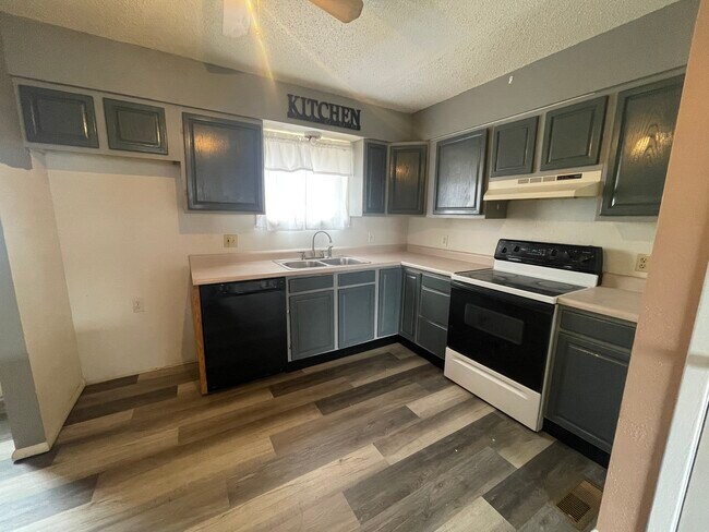Foto del edificio - 822 Badger Ln