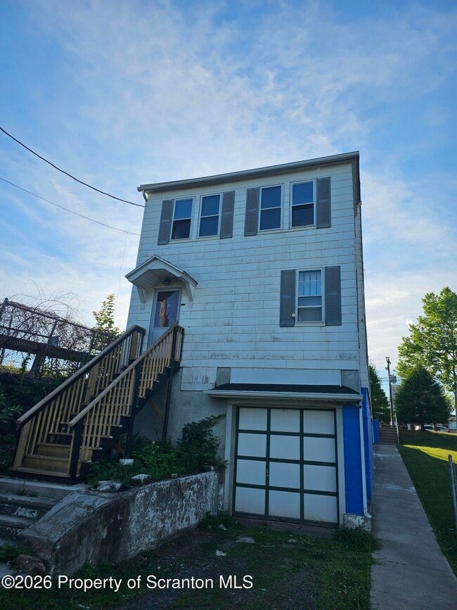 Building Photo - 106 N Main St
