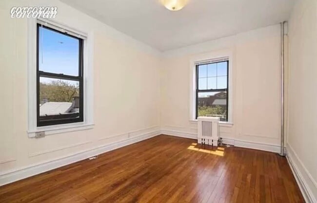 Building Photo - 575 3rd St