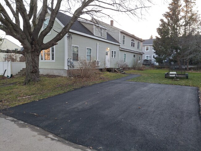 Foto del edificio - 27 Oak St