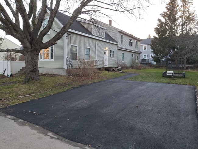 Photo - 27 Oak St Apartments