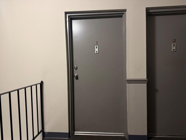 Foto del edificio - 140 Royal Oak Dr