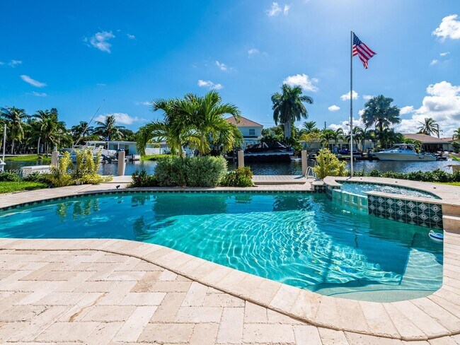 2118 NE 15th St photo'