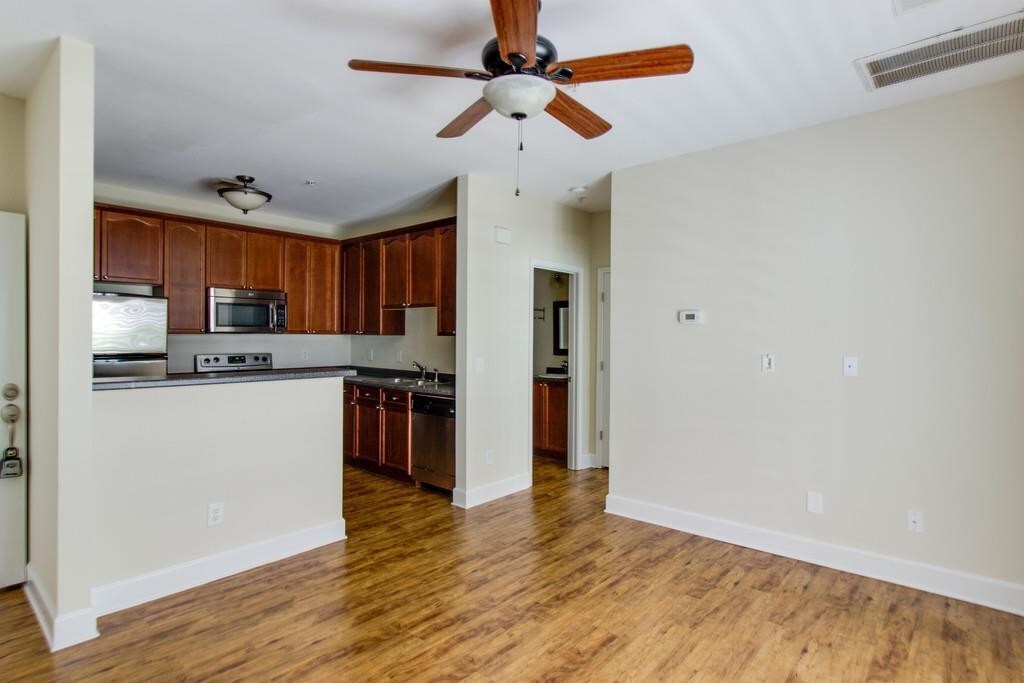 Primary Photo - 7009 Lenox Village Dr