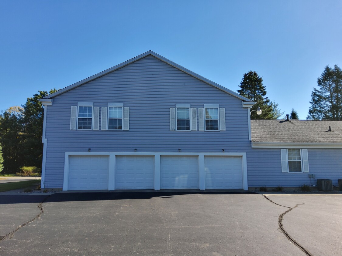 Building Photo - 7040 Austrian Pine Way