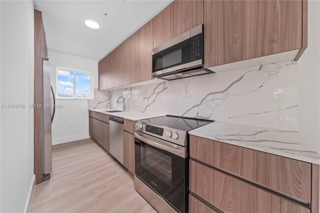 Foto del edificio - 32 NW 14th Ave