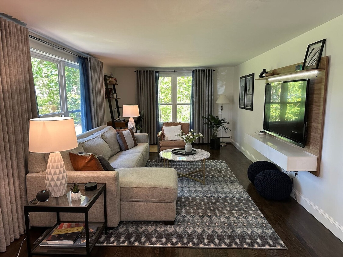 Primary Photo - 6 Nancy Ln