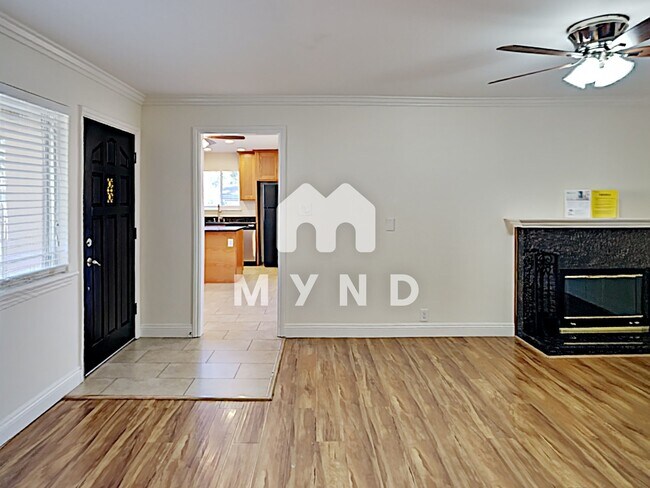 Building Photo - 5343 Elsinore Way