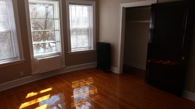 Building Photo - 1456 W Highland Ave