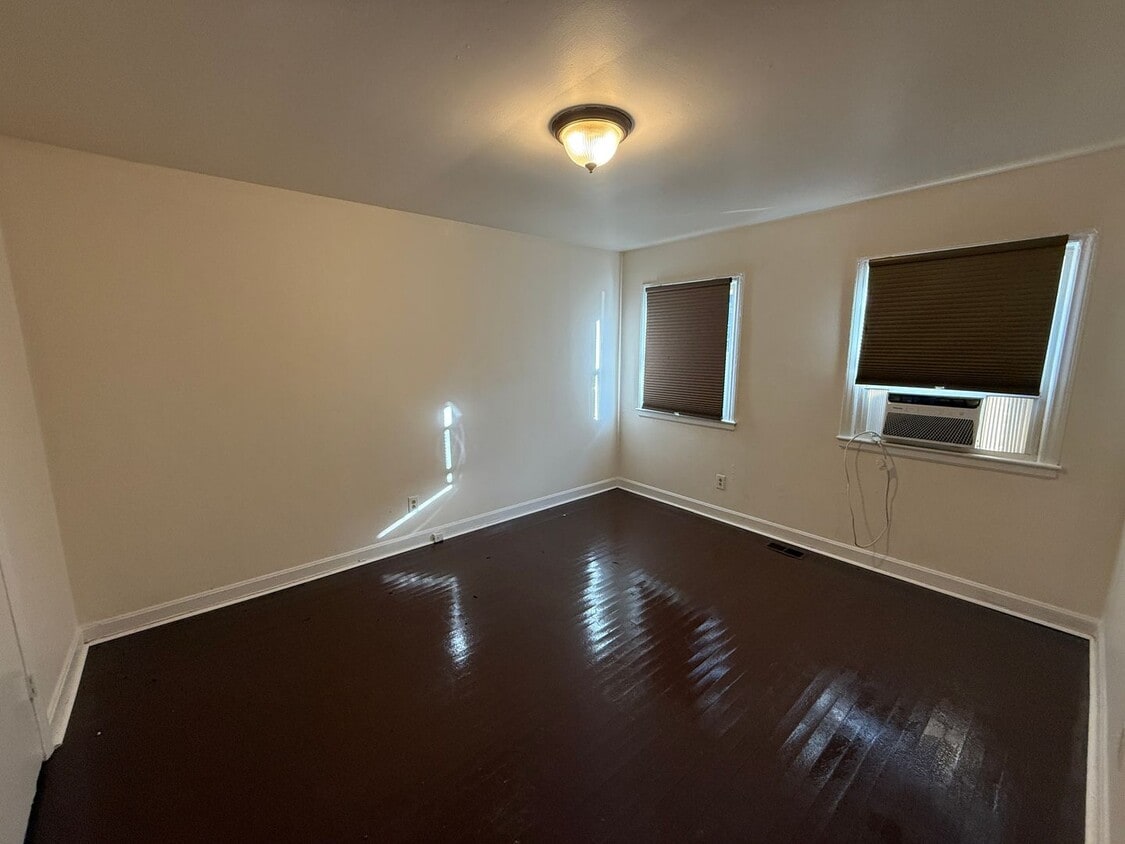 Building Photo - 2 Bedroom Duplex in Enderly Park