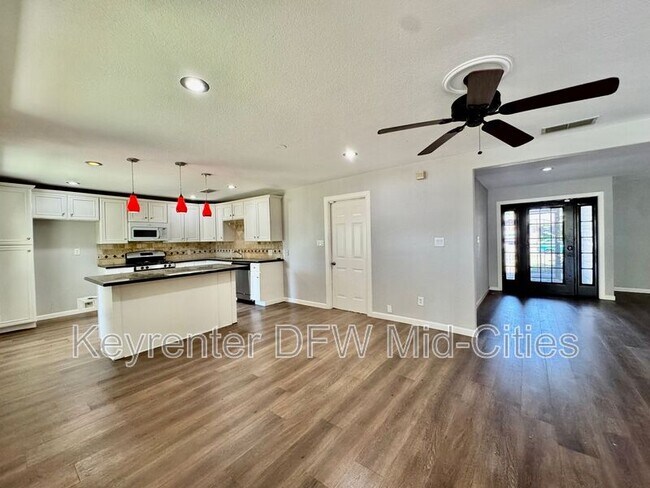 Foto del edificio - 2801 Clearbrook Dr