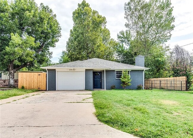 Photo - 1206 N Markwell Ave House