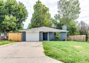 Building Photo - 1206 N Markwell Ave