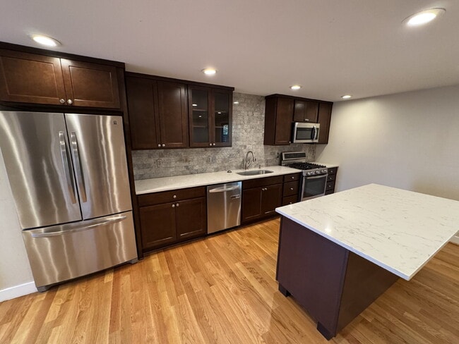 Foto del edificio - Beautiful 2-bedroom in SE Portland Sunnyside Neighborhood, Near Laurelhurst Park