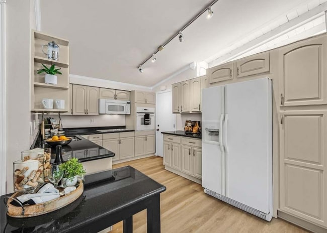 Building Photo - 24808 Mango St