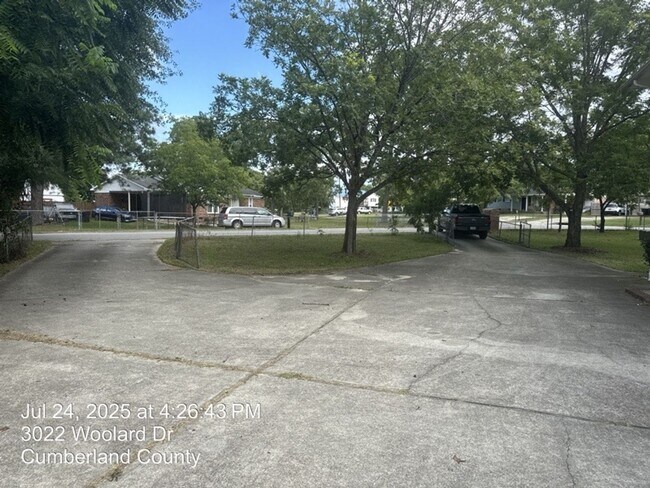 Foto del edificio - 3022 Woolard Dr