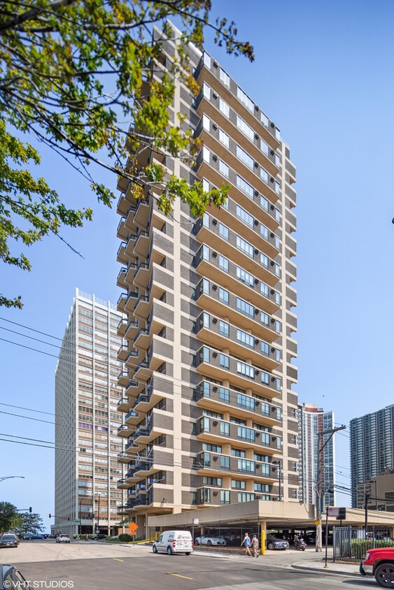 Primary Photo - 6166 N Sheridan Rd Unit 8G