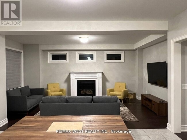 Building Photo - 65 Port Royal Ave