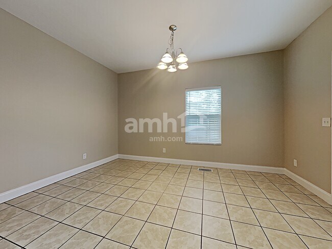 Building Photo - 8123 Chestnut Hill Ln