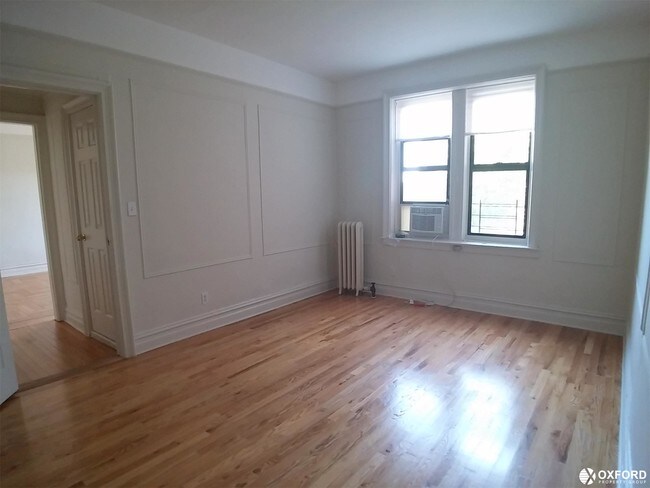 Building Photo - 490 E 23rd St